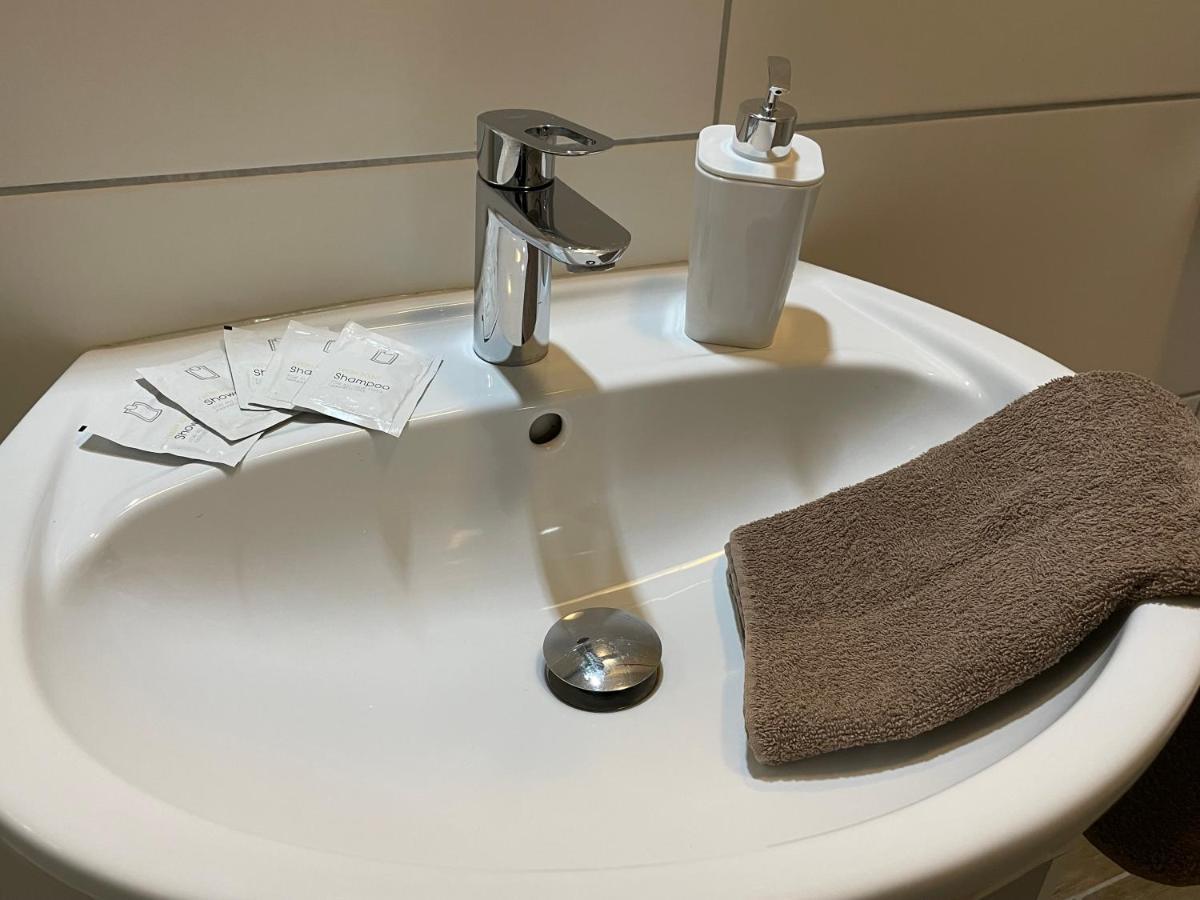 Hotel Kolossos Duesseldorf - ノイス エクステリア 写真