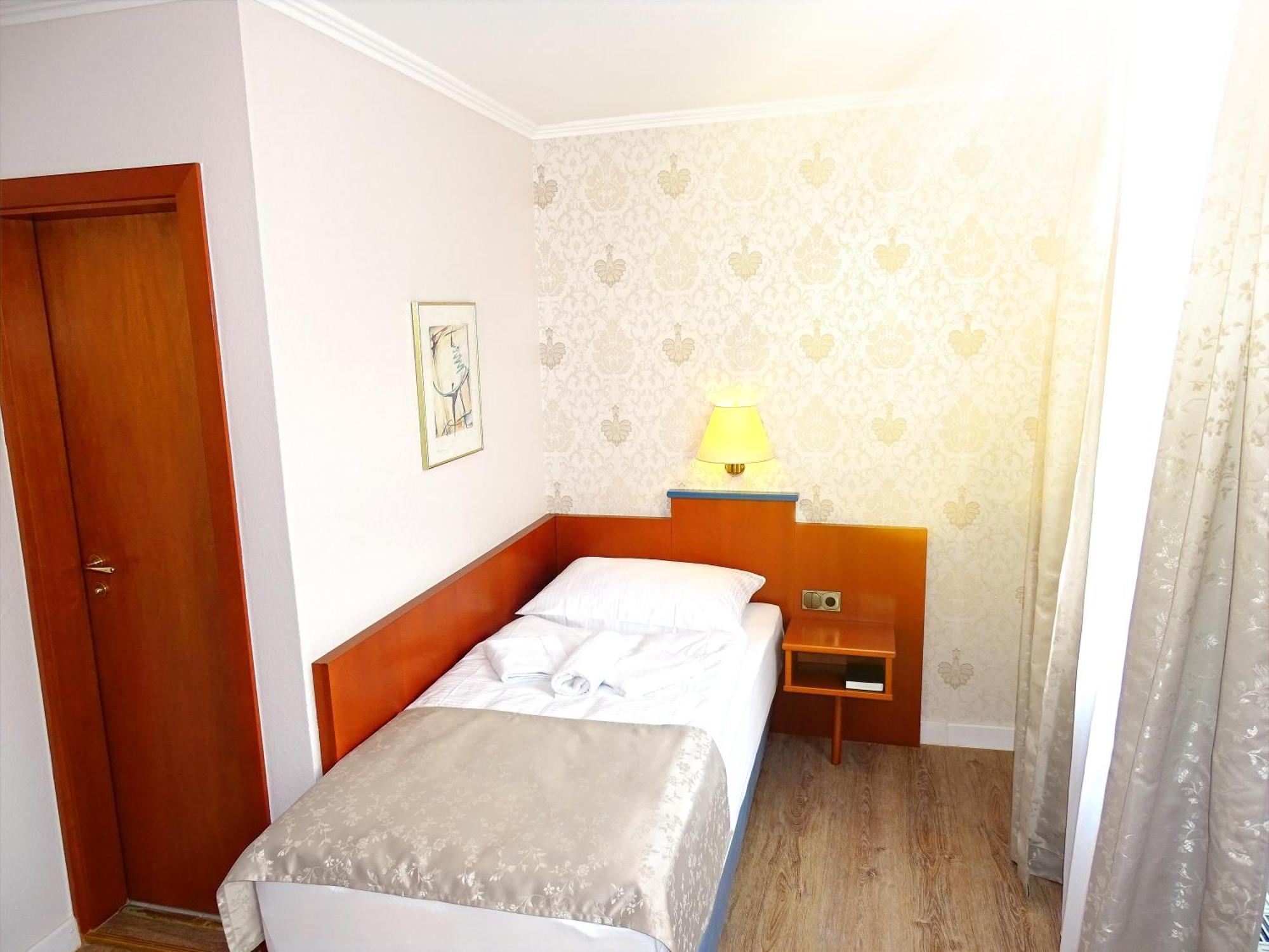 Hotel Kolossos Duesseldorf - ノイス 部屋 写真