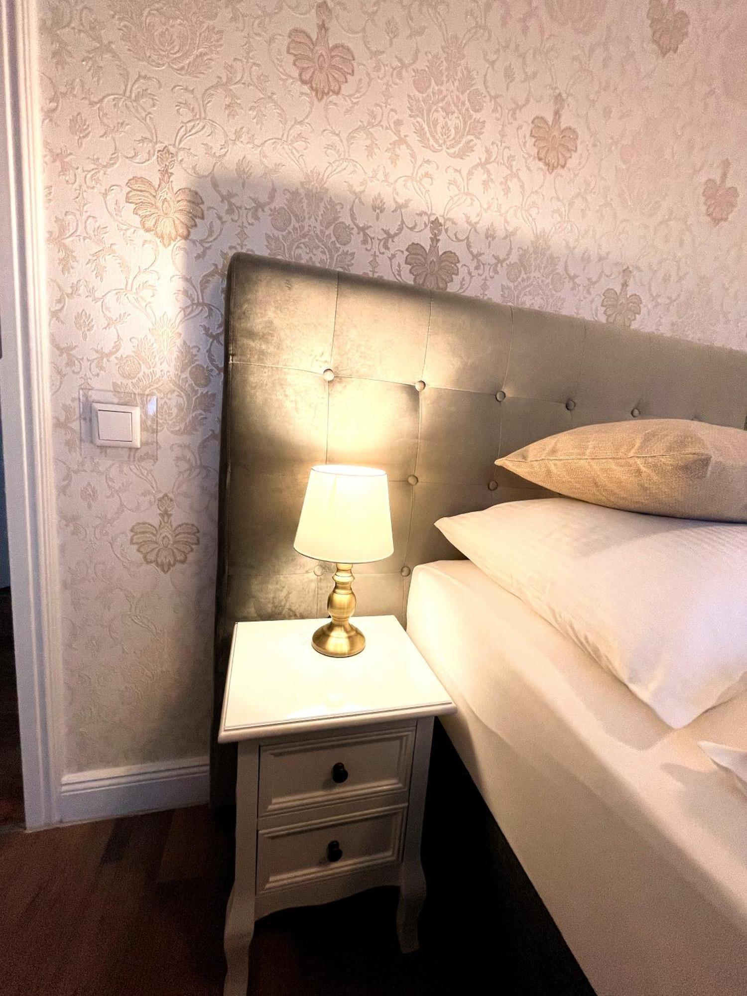 Hotel Kolossos Duesseldorf - ノイス エクステリア 写真